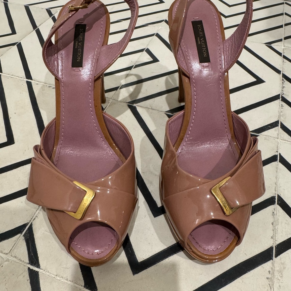 Louis Vuitton Patent Sling Back Pumps